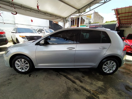 Volkswagen Golf 2015 Trendline Tp 1600cc R15