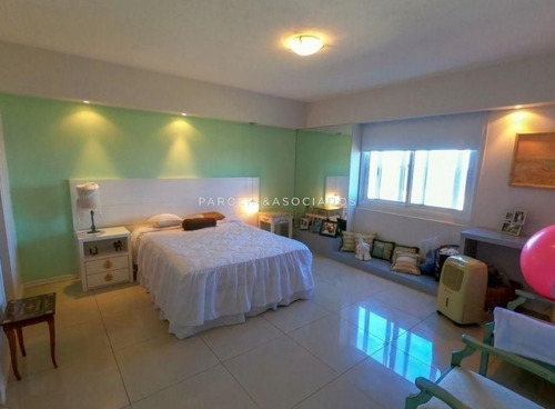 Espectacular Casa Frente Al Mar!!- Ref: 2569