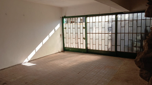 En Alquiler! Casa 3 Dormitorios - Patio C Asador Cochera ¡pleno B Jardin!