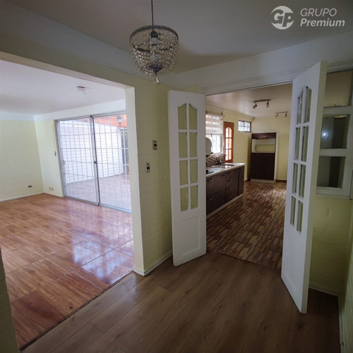 Casa En Venta De 3d 2b Y 1e En Puente Alto