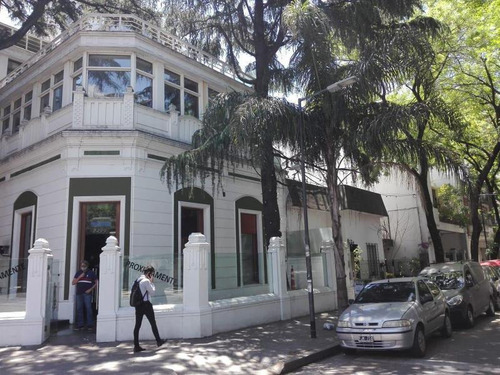 Imagen 2 de 10 de Con Renta $2.000.000 Juana Azurduy Al 2200 Esquina 670 M2