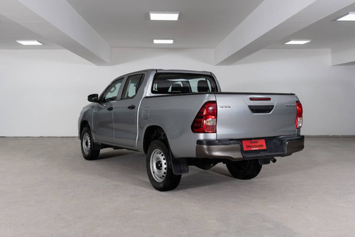 Imagen 2 de 15 de Toyota 2017 Hilux L/16 2.4 Dc 4x2 Tdi Dx