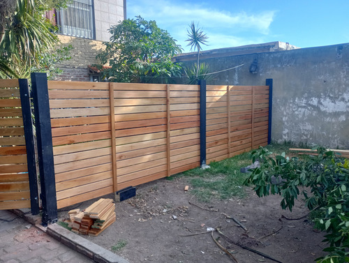 Cerco De Madera Imitación Empalizado