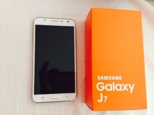 Samsung Galaxy J7 