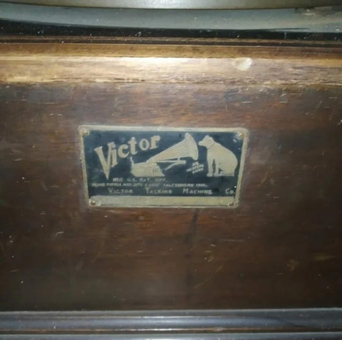 Vitrola Victor. Trompeta Madera De Roble. Circa 1920. (Usado)