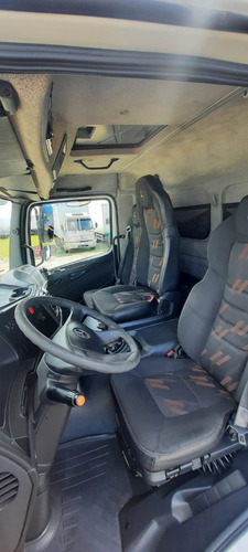 Mb Atego 2426 6x2, Ano 2017/18 Com Baú De 9 Mts De Comp.
