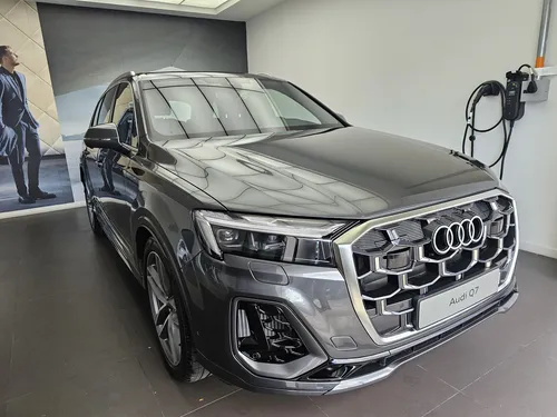 Audi Q7 S-line 2025
