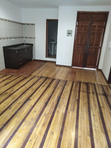 Suite De 1 Dormitorio En Barrio La Loma Grande, Centro De Quito.