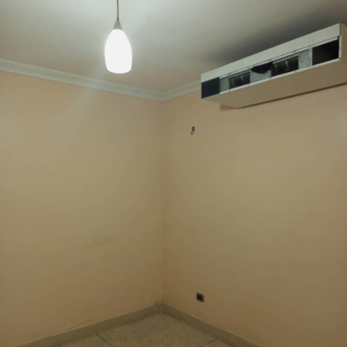 Imagen 21 de 28 de Casa Céntrica Calle Cerrada Sin Amoblar, Aire Acondicionado Central, Estilo Colonial En Alquiler Y/o Venta Trigal Norte (hg)