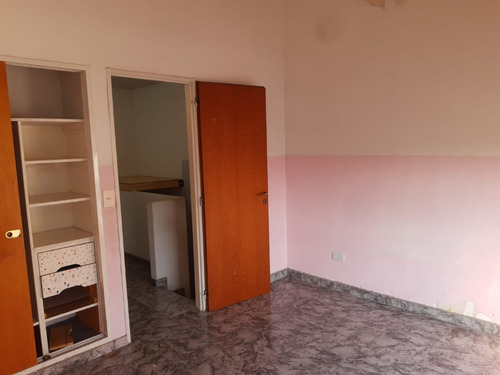 Alquiler De Dúplex En Barrio Los Robles