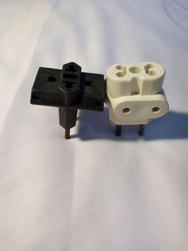 Benjamin Adaptador De Tomada Universal Bivolt 2 Unidades (Usado)
