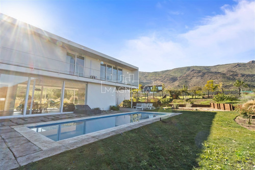 Casa En Venta De 4d/5b Las Brisas