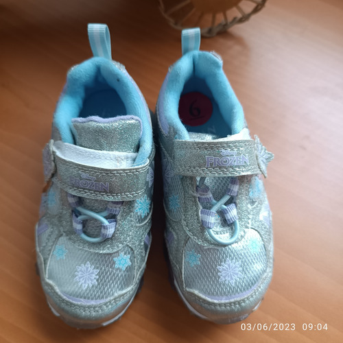 Zapatos Deportivos Para Niña Disney Frozen Talla 22 Y 6 Usa
