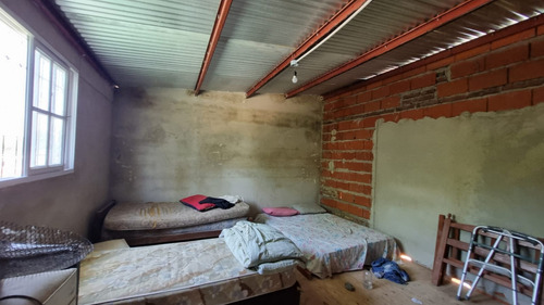 Casa Y Departamento, Adelina Oeste