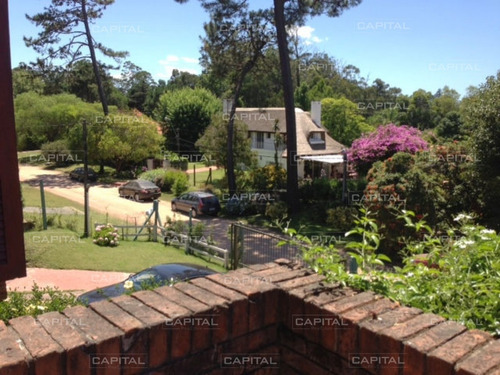 Casa En Zona Golf De Punta Del Este- Ref: 30288