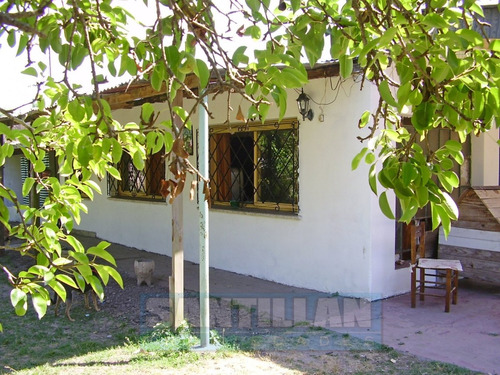 Casa Sobre 2 Lotes En A. Korn, San Vicente