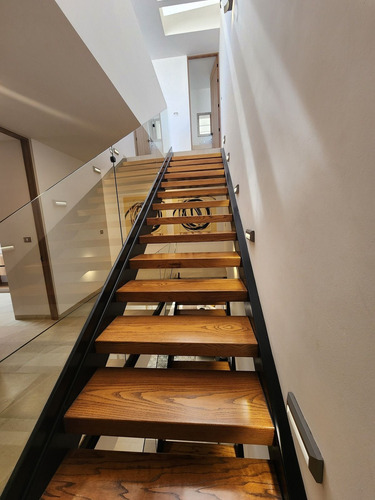 Hermosa Casa En Zibata, Master Suite, C.222 M2 Materiales Premium !
