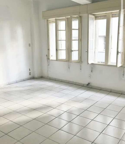 Sala Comercial Com Banheiro E Copa