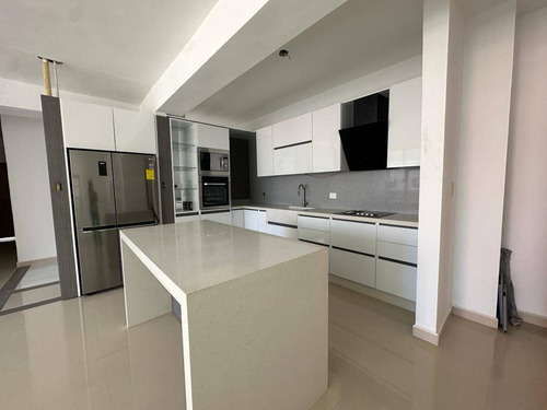 Tibisay Rojas Vende De Oportunidad Hermoso Apartamento En Residencias Sevilla Rreal    Cod. 227979