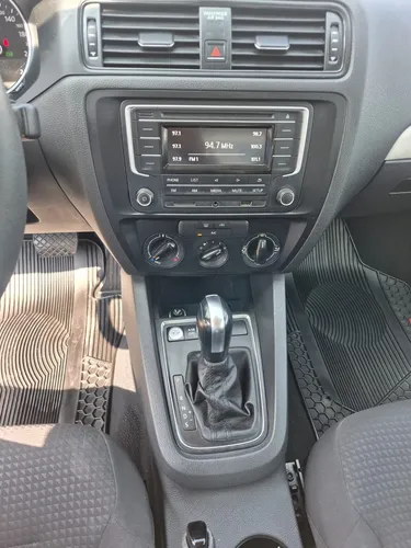 Volkswagen Jetta 2.5 Trendline Tiptronic At