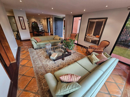 Ms: 25-1195 Se Vende Amplio Y Hermoso Apartamento En Planta Baja, En El Country Club. A=380m2, 3h, 5b, 3p.