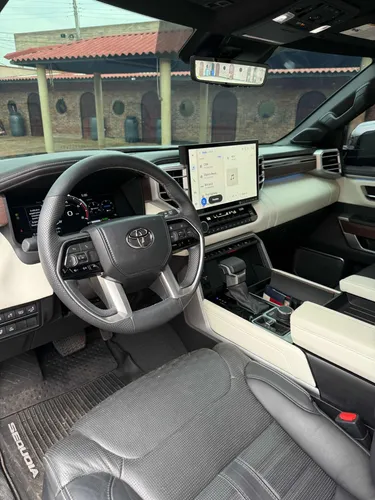 Toyota Sequoia 3.5 V6 Capstone