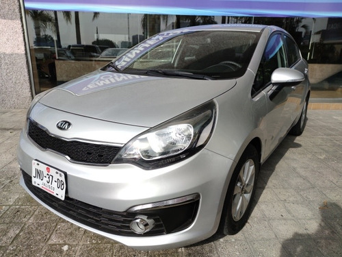 Imagen 1 de 10 de Kia Rio 1.6 Lx Sedan Mt 2017 Credito