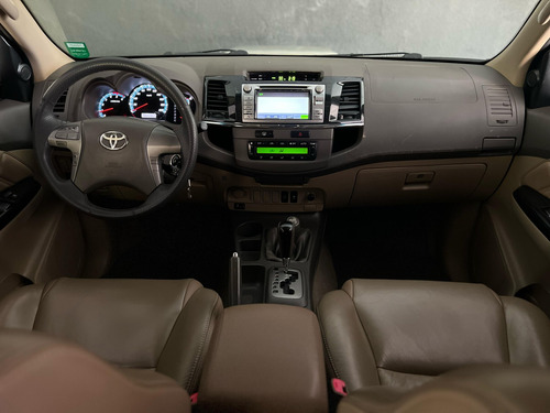 Toyota Hilux SW4 3.0 SRV 4X4 16V TURBO INTERCOOLER DIESEL 4P AUTOMÁTICO