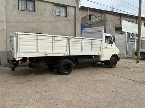 Camion Mediano Tata Baranda Volcable