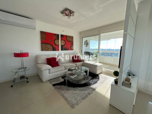 Apartamento A La Venta 3 Dormitorios Y 2 Cocheras - Punta Del Este