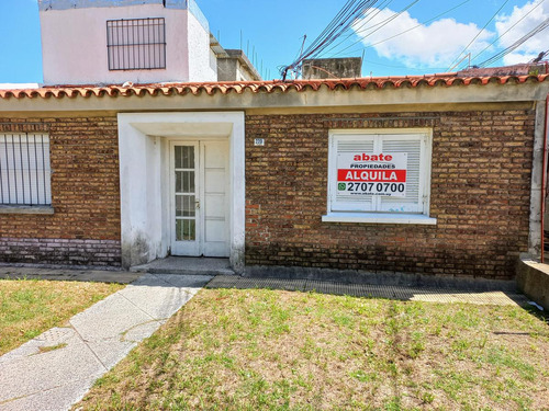 Alquiler Apartamento 1 Dormitorio En Planta Baja Al Frente.