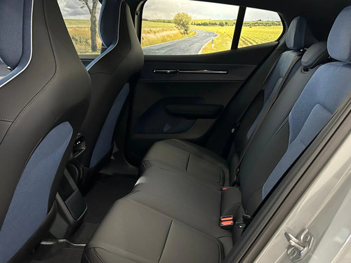 Volvo EX30 0.0 Plus Extended Range (Single) 5P Eléctrico