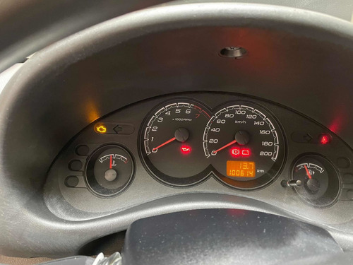 Imagen 4 de 8 de Chevrolet Classic 2015 1.4 Ls Abs Airbag