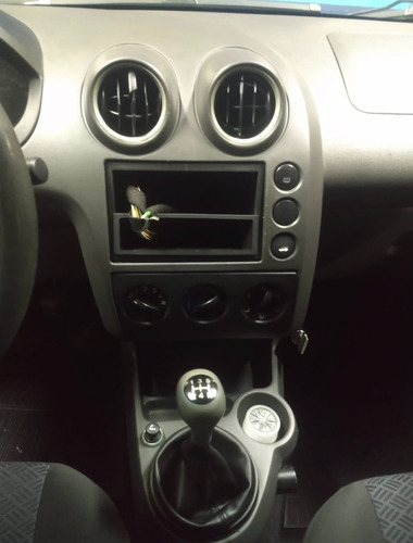 Imagem 9 de 13 de Ford Fiesta 1.6 2006/2007