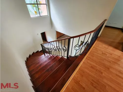 Muy Tranquila Con Muy Buenos Espacios(mls#240552)