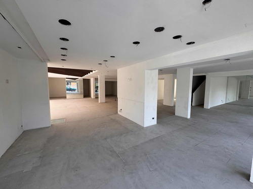 Excelente Y Exclusiva Ubicación Local Comercial / Remodelado