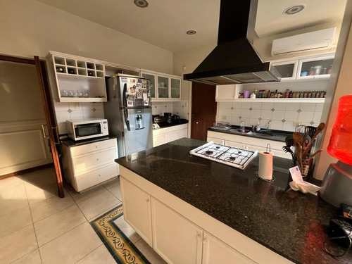 Chalet 5 Amb (hurlingham Centro 5 Esquinas)