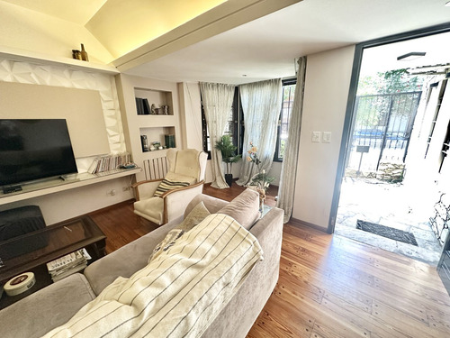 Venta De Hermosa Casa En Parque Chacabuco