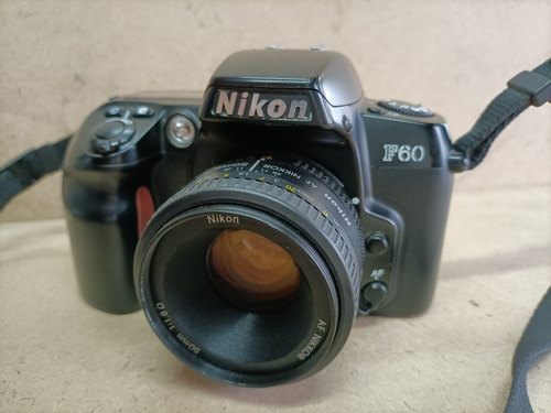Cámara Nikon F60 Con Lente 50mm 1:1.8d