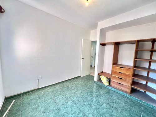 Venta Departamento 4 Dormitorios Otros Barrios Con Cochera