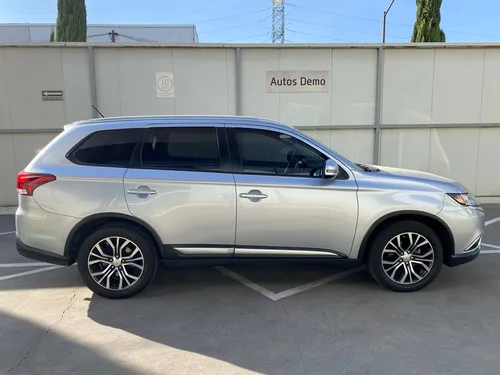 Mitsubishi Outlander 2.4 Se Cvt