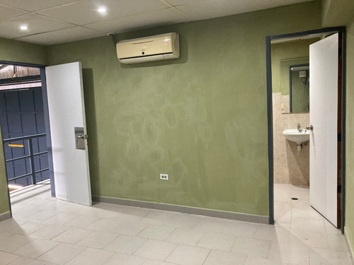 Imagen 11 de 16 de Alquiler De Galpón En Valencia 670 M2 Recién Remodelado