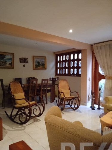 Imagen 6 de 10 de Casa Quinta Dos Niveles Urb. Nueva Andalucia Av. Cancamure
