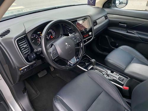 Mitsubishi Outlander 3.0 MIVEC V6 GASOLINA HPE-S AWD AUTOMÁTICO