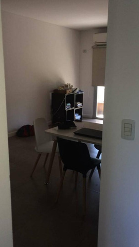 Imagen 4 de 6 de Departamento Monoambiente - Al Frente - Balcón - Castelar Ce