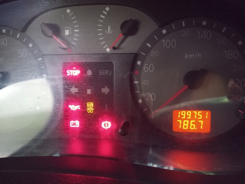 Renault Clio 2001 1.0 16v Rn 5p