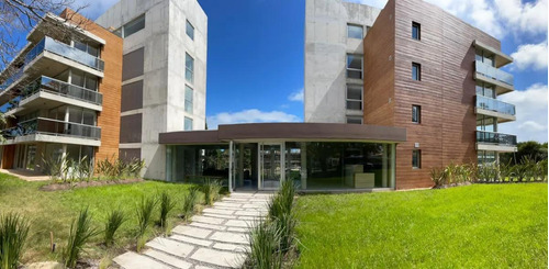 Imagen 1 de 23 de Divino Apartamento En Playa Mansa De 2 Dormitorios Para Alquilar - Solo Febrero