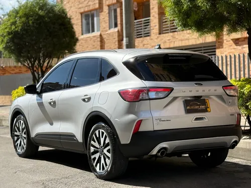 Ford Escape ESCAPE SE HYBRID 2.500cc A/T 6AB FE 4X2