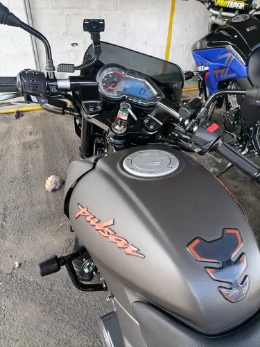 Pulsar 180 Gris Neon