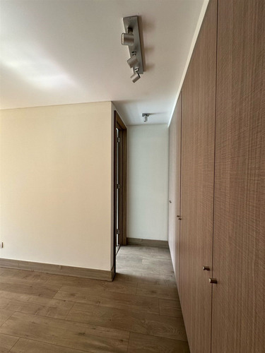 Departamento En Arriendo De 2 Dormitorios En Las Condes